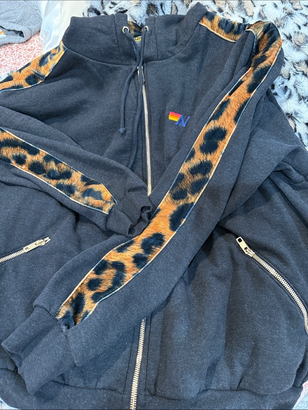 AVIATOR NATION ZIP HOODIE CHEETAH VELVET SIZE LARGE SOLD OUT GENTLY USED - Picture 3 of 3